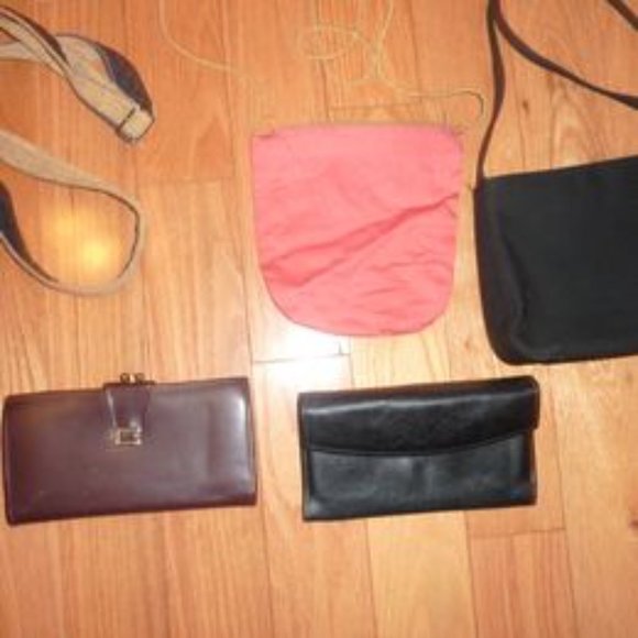 PURSE LOT DEAL - BEACH BAG, SMALL DRESSY BAGS, WALLETS ETC... - Picture 3 of 3